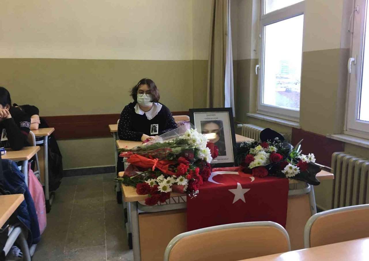 Terör saldırısında hayatını kaybeden Yağmur Uçar okulunda törenle anıldı