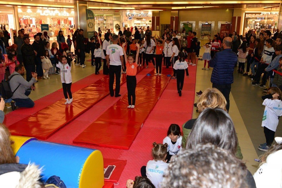 Yeşilyurt’ta spor şenlikleri renkli anlara sahne oldu