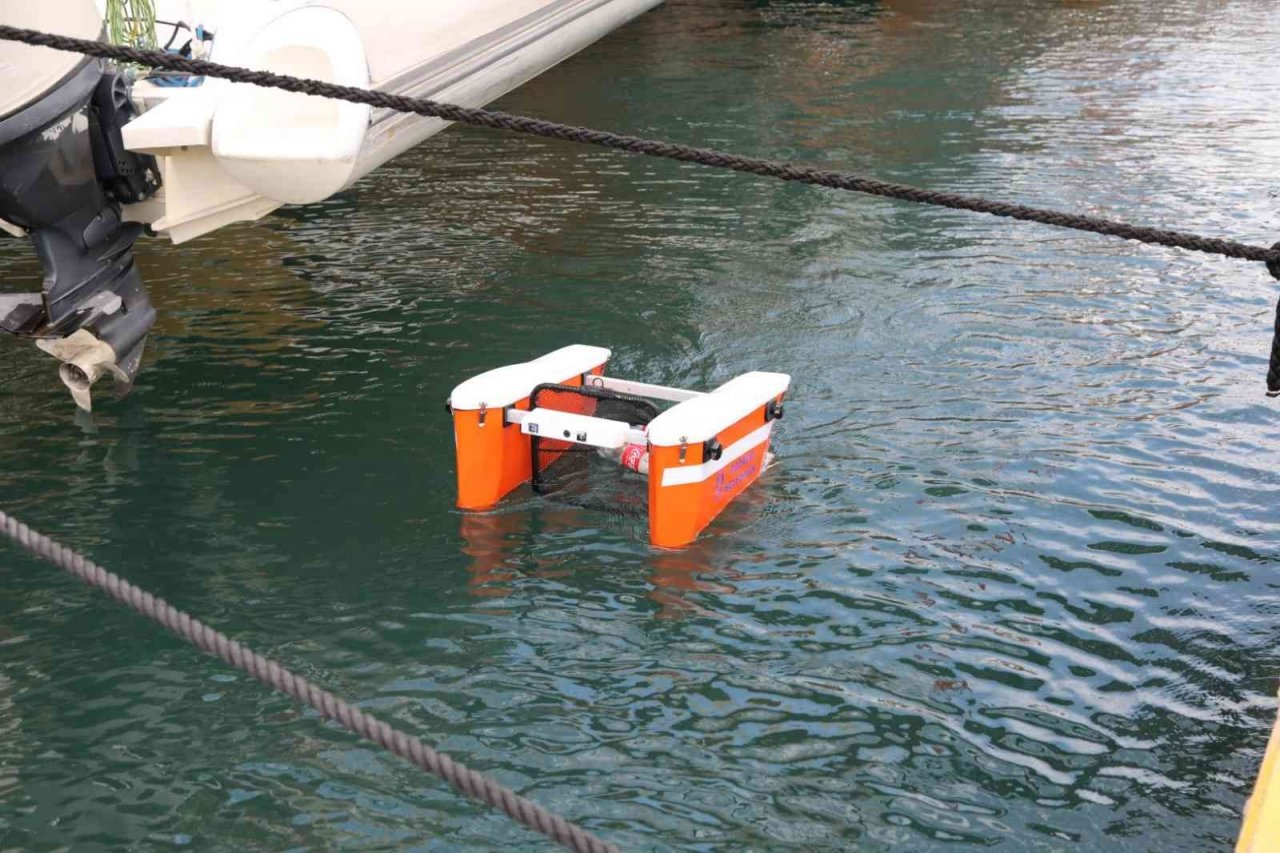 Deniz yüzeyi temizleme aracı hizmete başladı