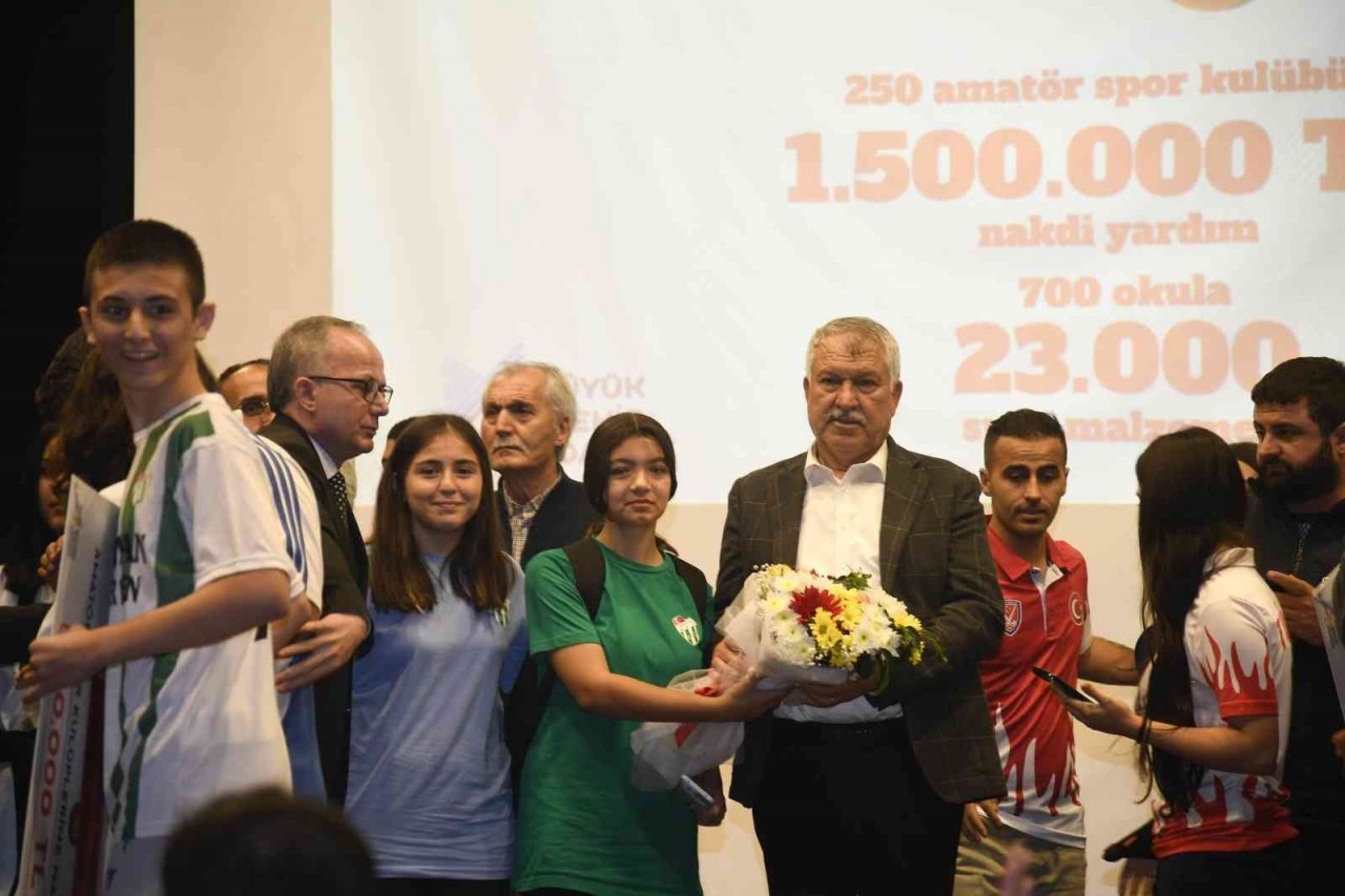 Büyükşehir’den amatör spora destek