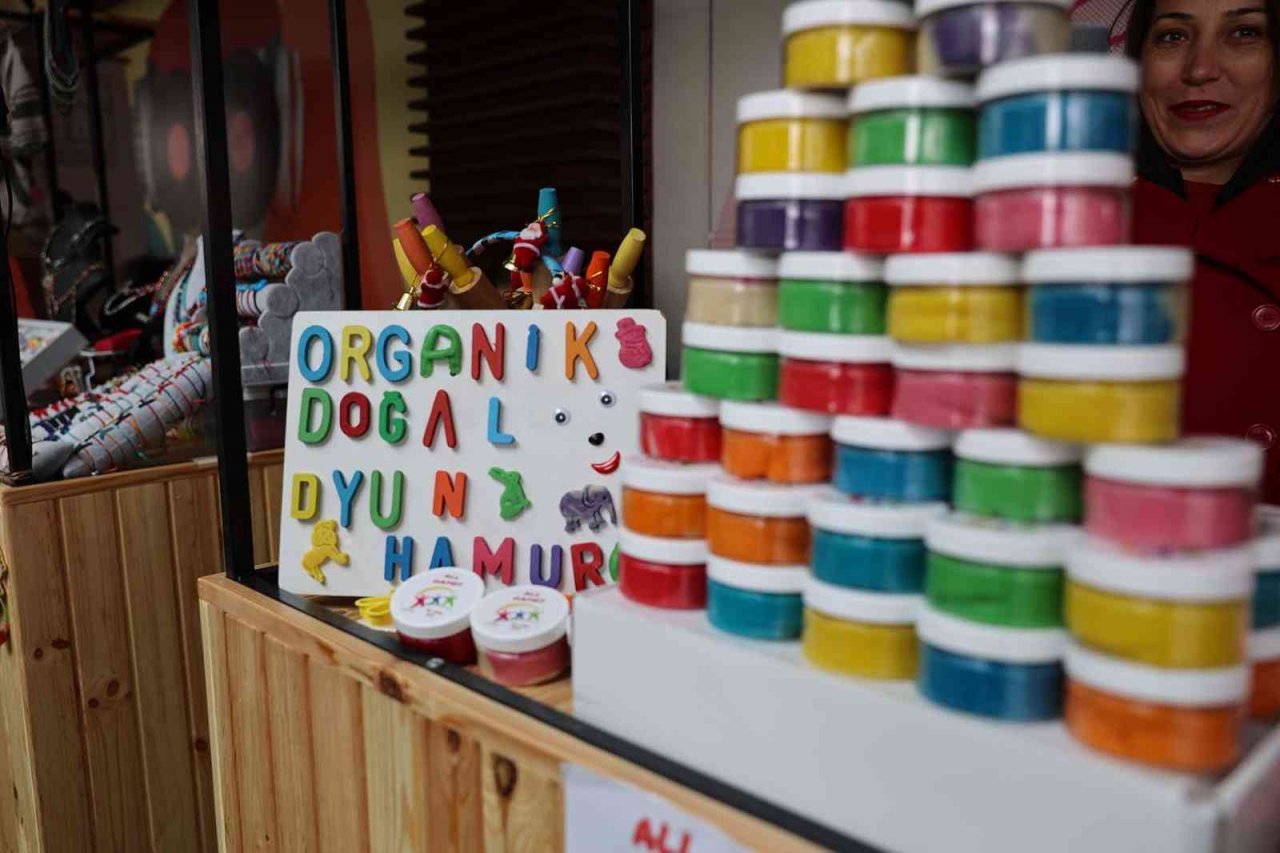 Üreten kadınlardan el emeği ürünler