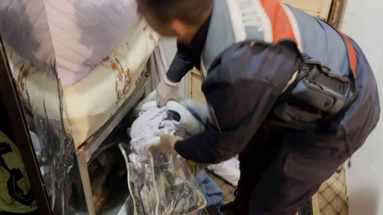 Elektrik buatından uyuşturucu çıktı: 3 gözaltı