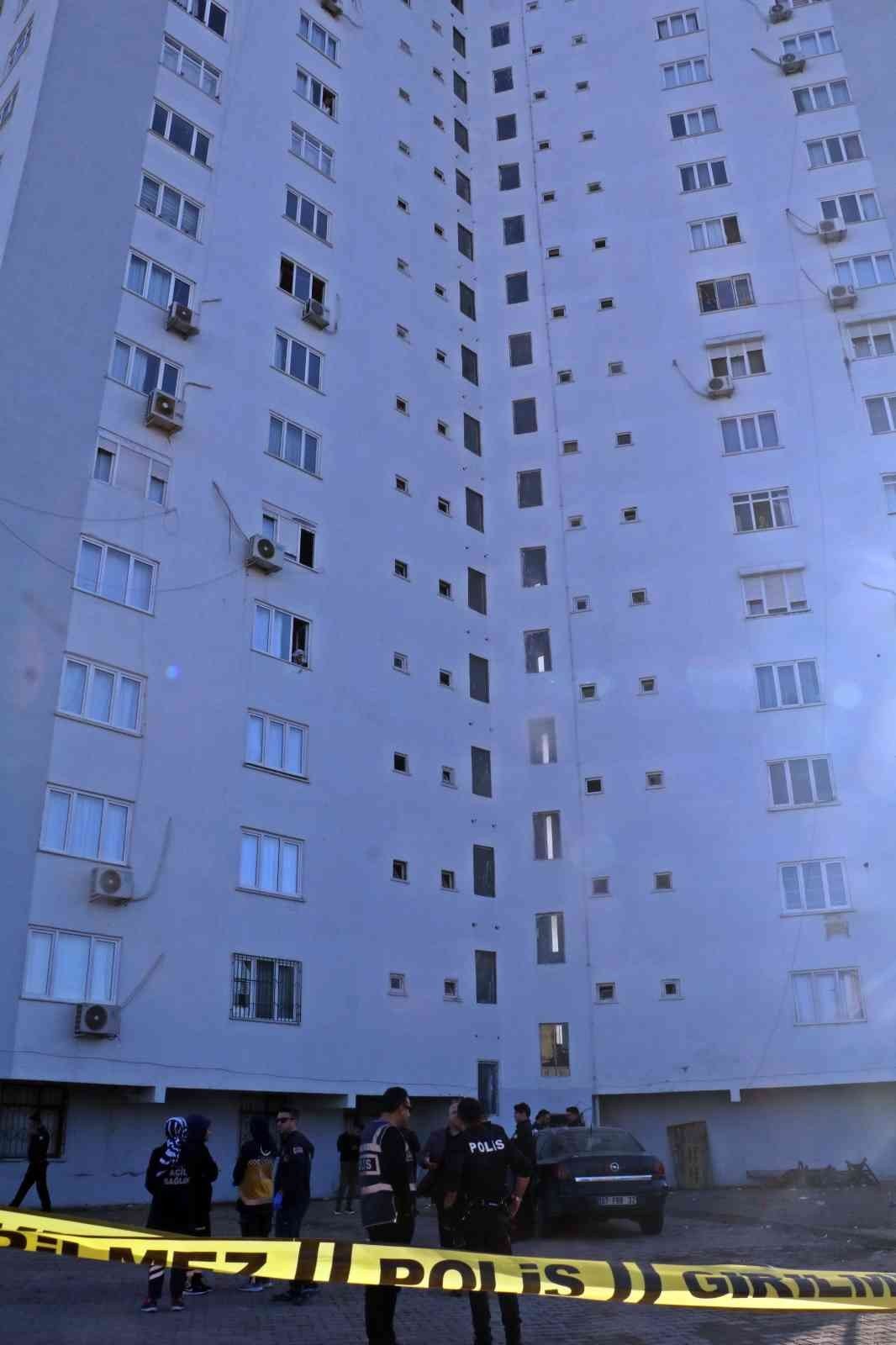 15 katlı binadan beton zemine düşen genç kadın hayatını kaybetti