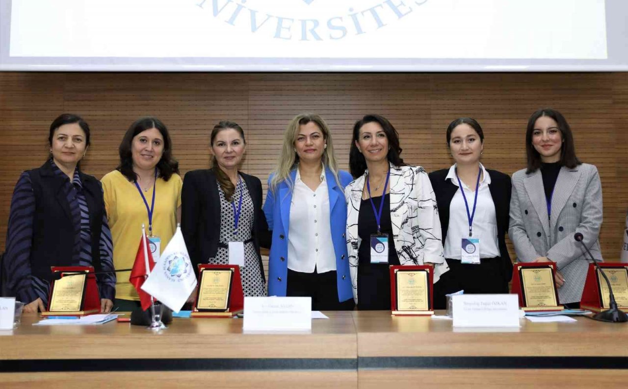 ALKÜ’de çocuk hakları konuşuldu