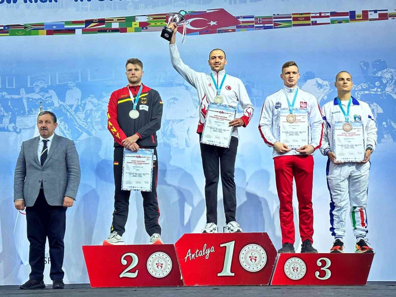 Kızıl Fırtına Avrupa Şampiyonu oldu