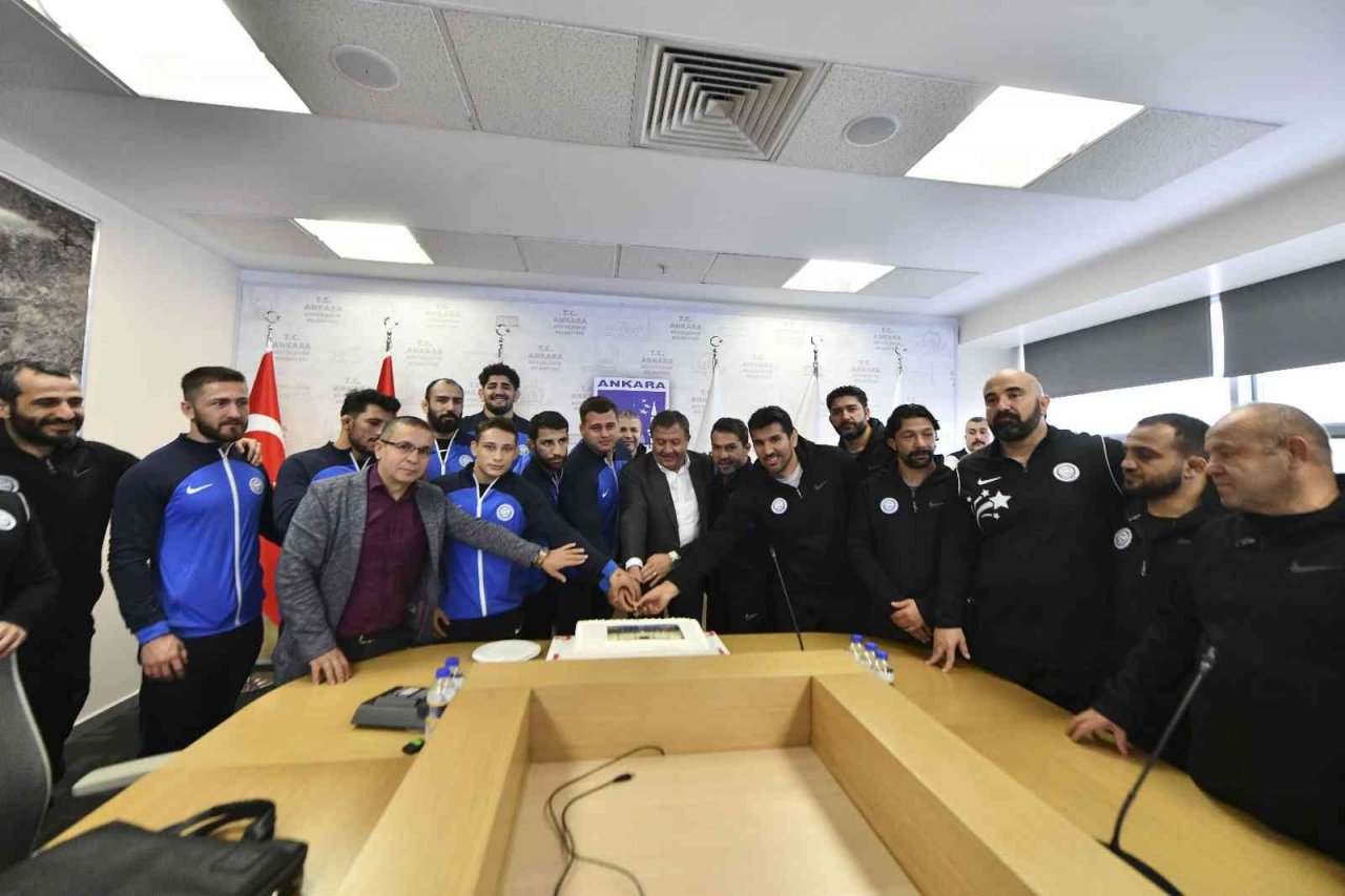 Şampiyon ASKİ Spor’dan, Başkan Yüksel Arslan’a ziyaret