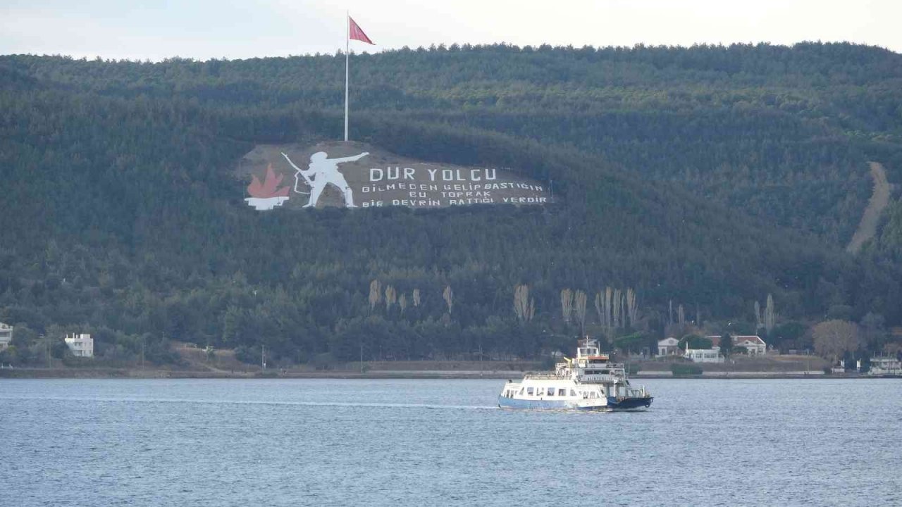 Bozcaada’ya yarınki tüm feribot seferlerine fırtına engeli