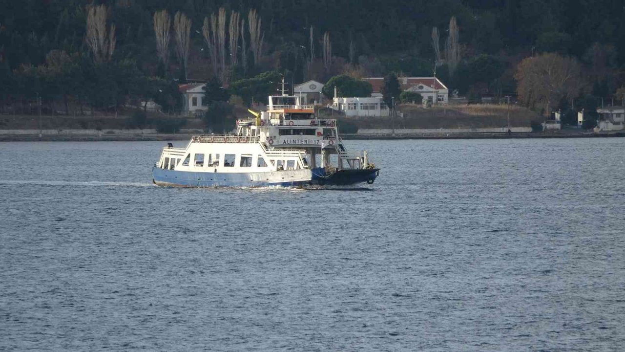 Bozcaada’ya yarınki tüm feribot seferlerine fırtına engeli