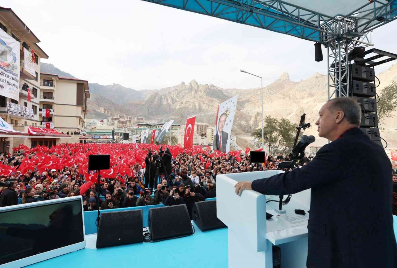 Cumhurbaşkanı Erdoğan: “Ülkemiz sınırlarına ve vatandaşlarına yönelik saldırıların kaynakları bellidir”