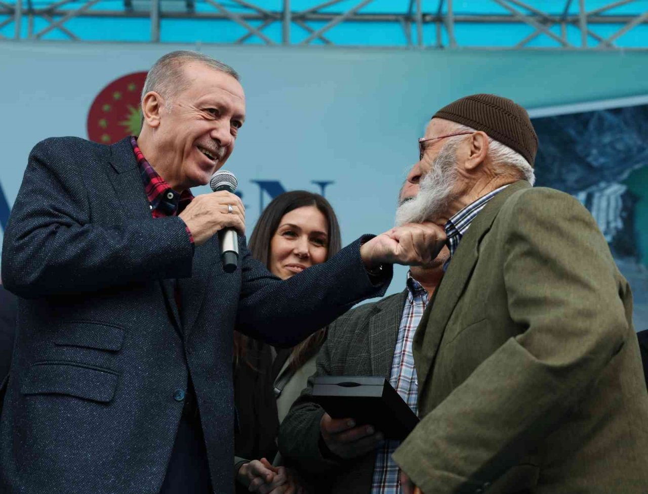 Cumhurbaşkanı Erdoğan: “Ülkemiz sınırlarına ve vatandaşlarına yönelik saldırıların kaynakları bellidir”