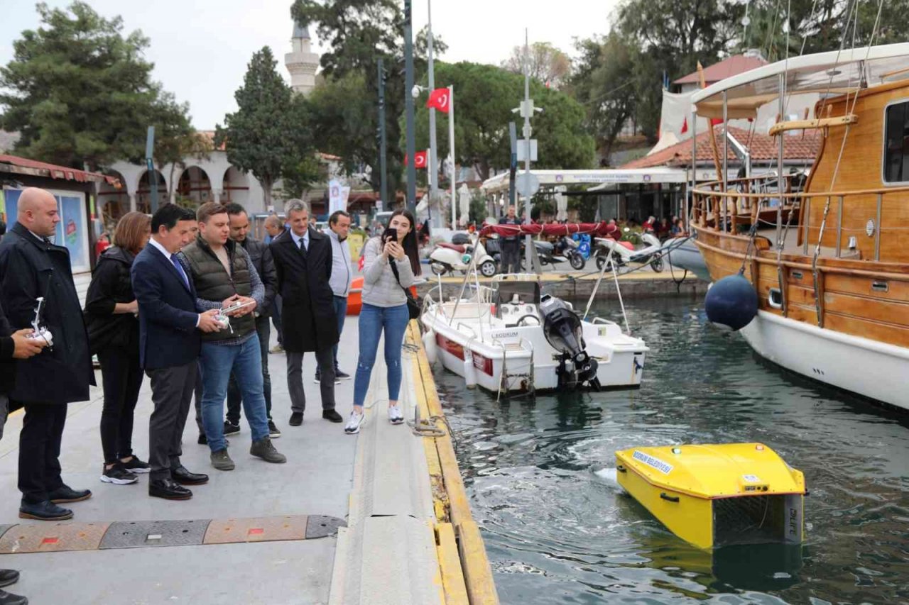 Deniz yüzeyi temizleme aracı hizmete başladı