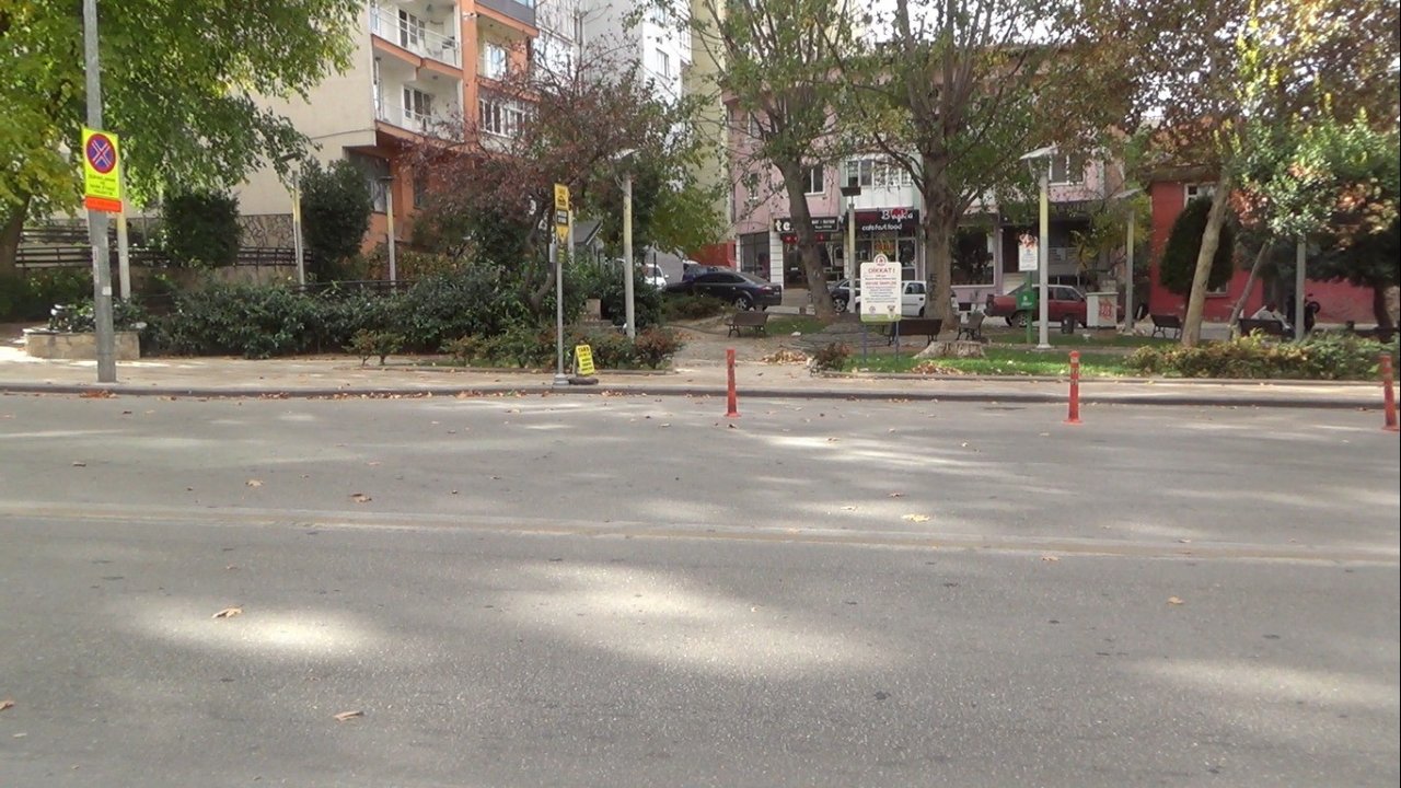 Dikkatsiz yaya az daha canından oluyordu