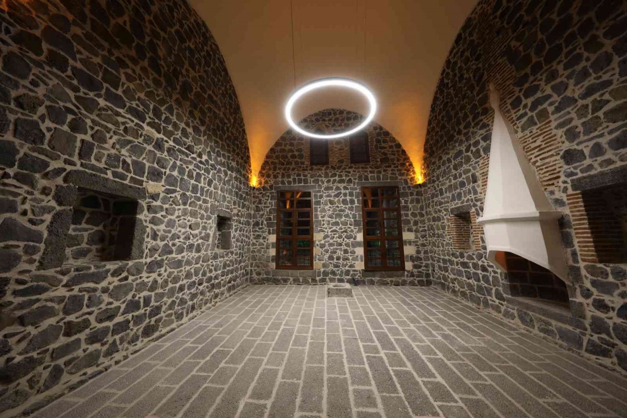 Su kuyusu ve künkler bulunan tarihi konak vatandaşın hizmetinde