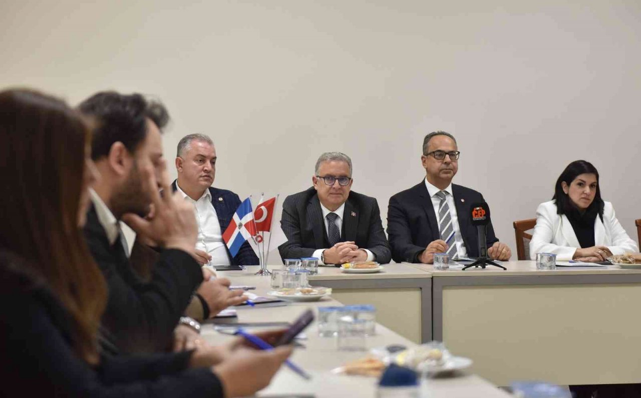 Türk işadamlarına Dominik’e yatırım çağrısı