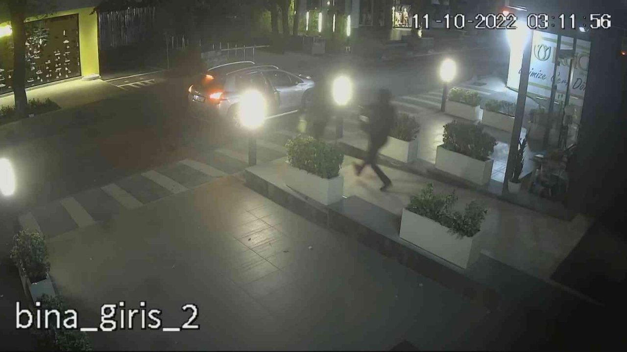 Kadıköy’de ünlü modacıya 4 milyonluk hırsızlık şoku