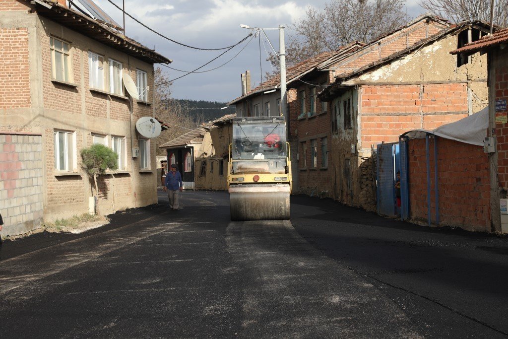 İnegöl Şipali Mahallesi’nde tüm yollar yenileniyor