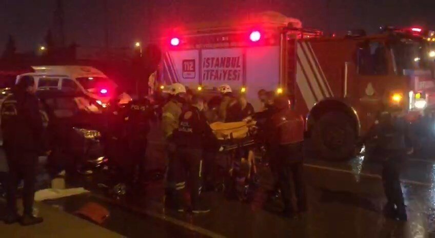 Tuzla’da üniversite öğrencisi otomobiliyle motor kuryeye çarptı: 1 ölü