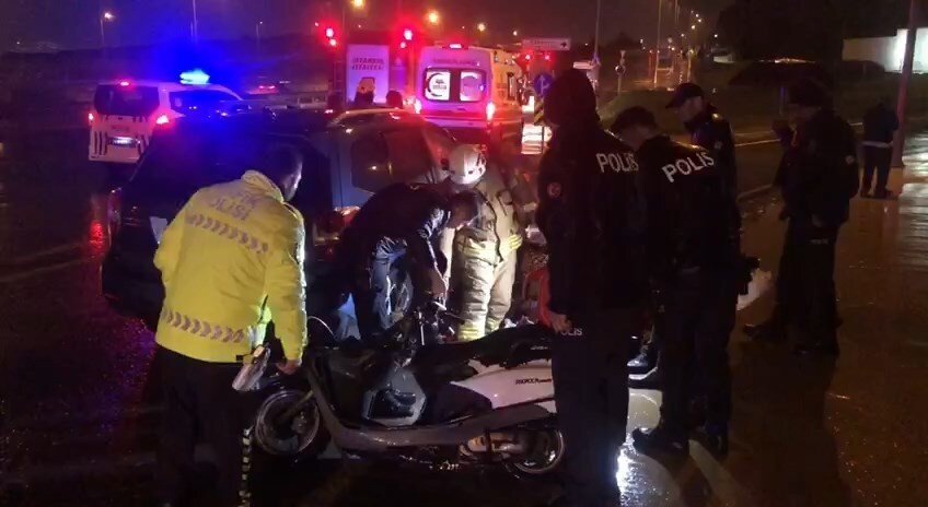 Tuzla’da üniversite öğrencisi otomobiliyle motor kuryeye çarptı: 1 ölü