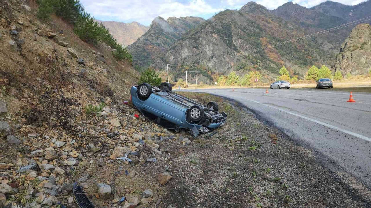Hastane yolunda takla attılar: “Biri bebek 3 yaralı”