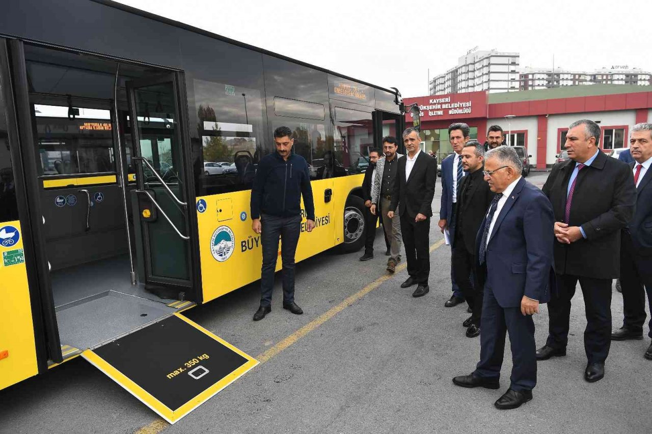 Yeni otobüslerin ilk testini Başkan Büyükkılıç yaptı