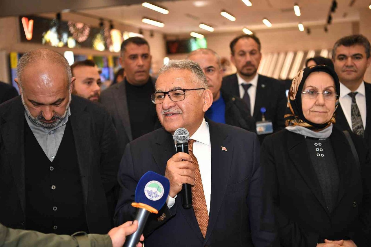 Başkan Büyükkılıç, ‘Dantel Anglez El Sanatları Sergisi’nin açılışını yaptı