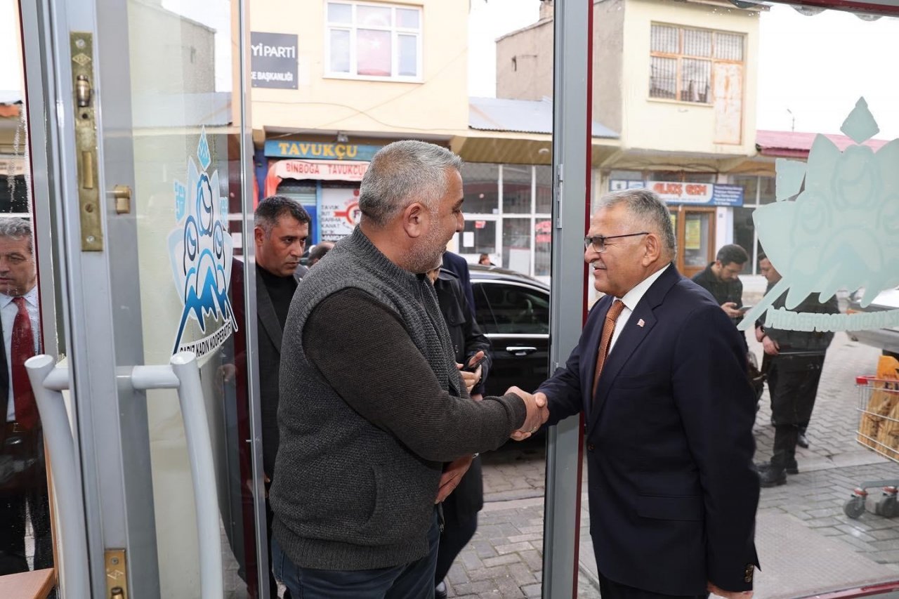 Büyükkılıç, Sarız’da Kadın Kooperatifi’ni ve esnafları ziyaret etti