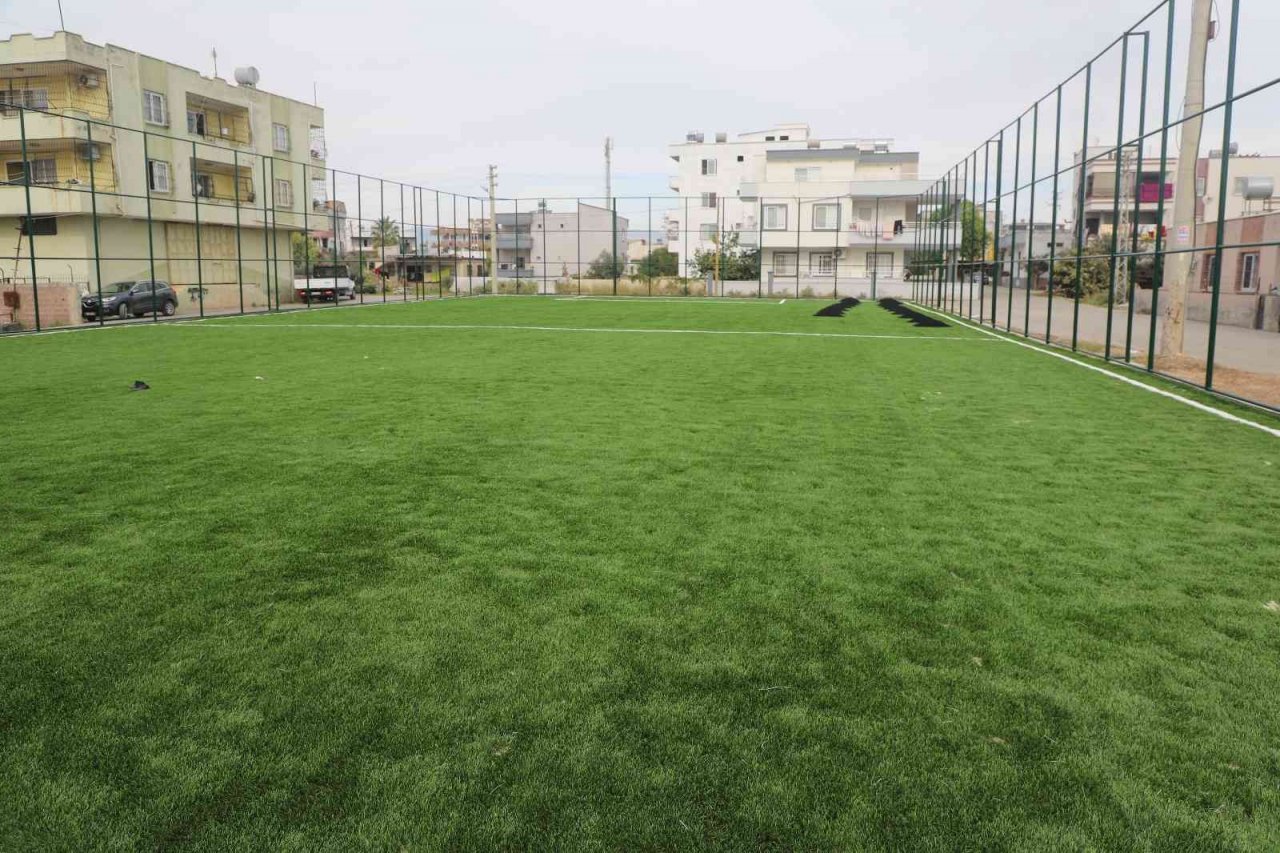 Karaduvar Futbol Sahası’nda sona yaklaşıldı