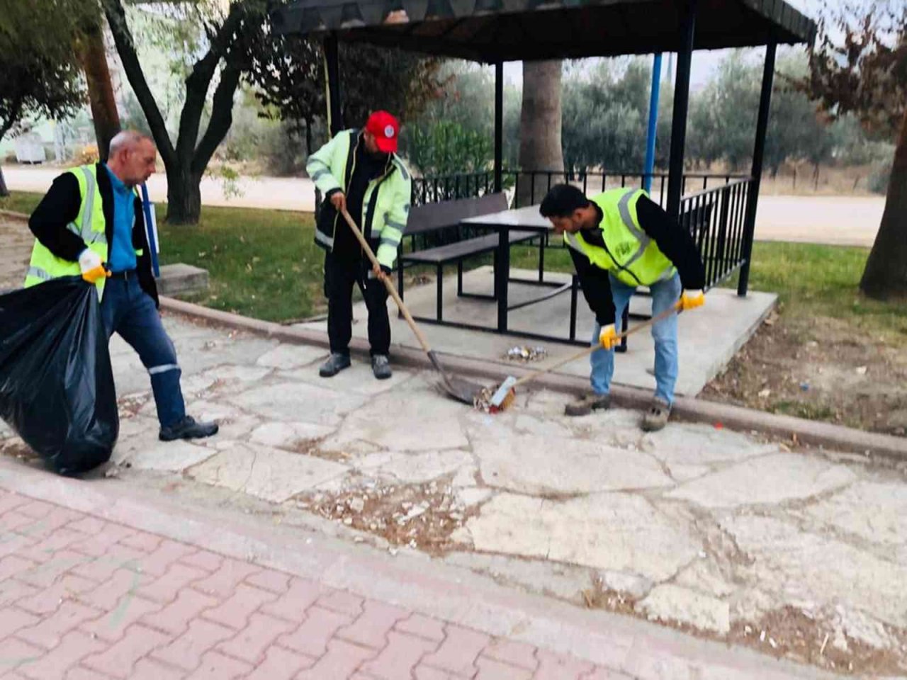 Mut’ta temizlik çalışmaları