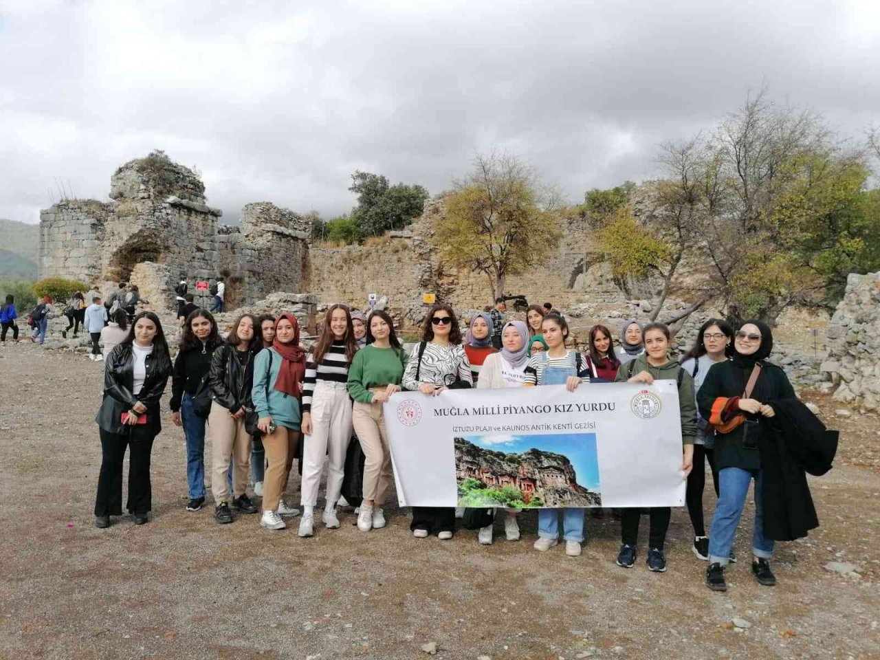 Muğla Üniversitesi öğrencileri tarihi ve doğal güzellikleri keşfetti