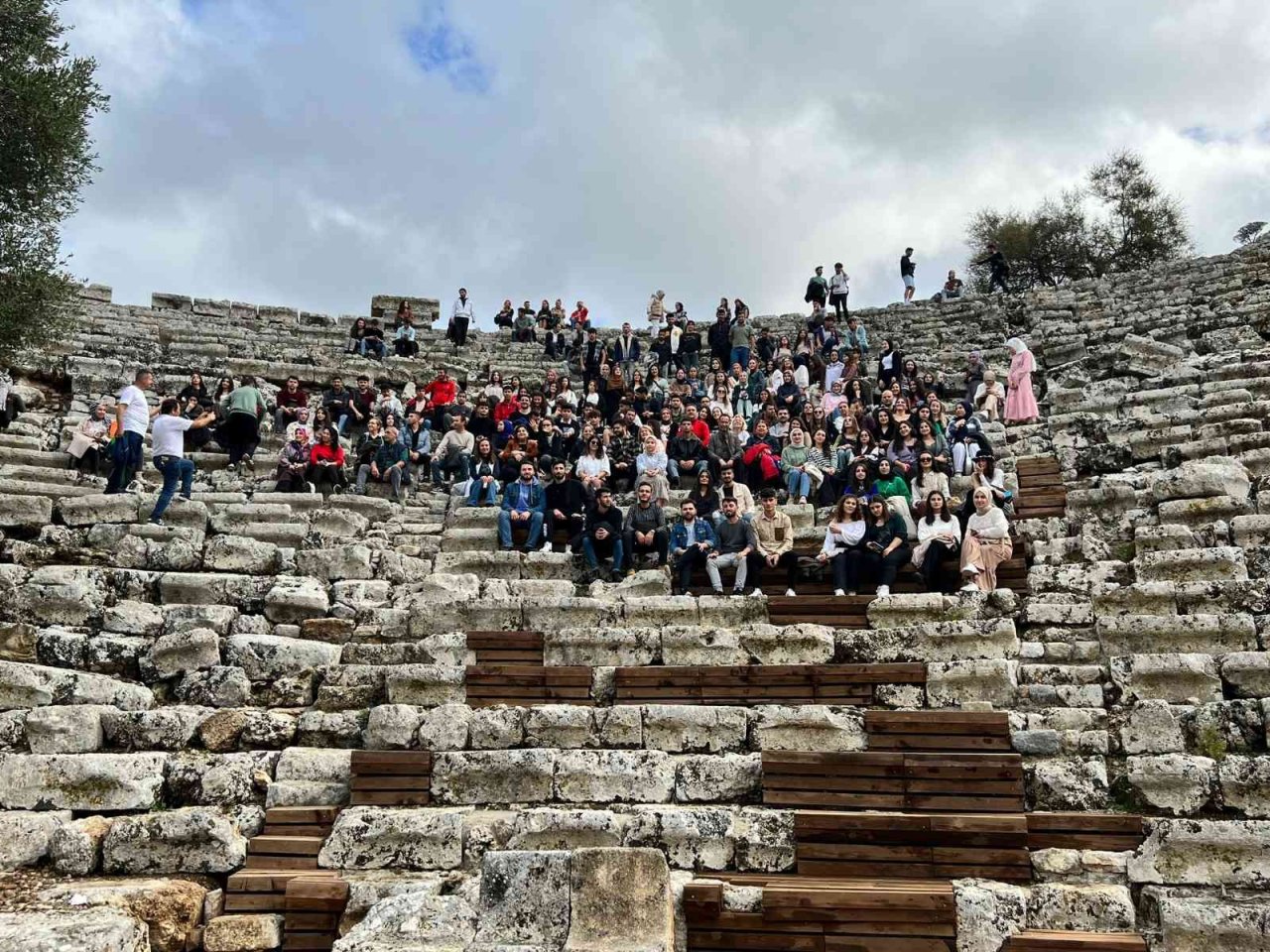 Muğla Üniversitesi öğrencileri tarihi ve doğal güzellikleri keşfetti