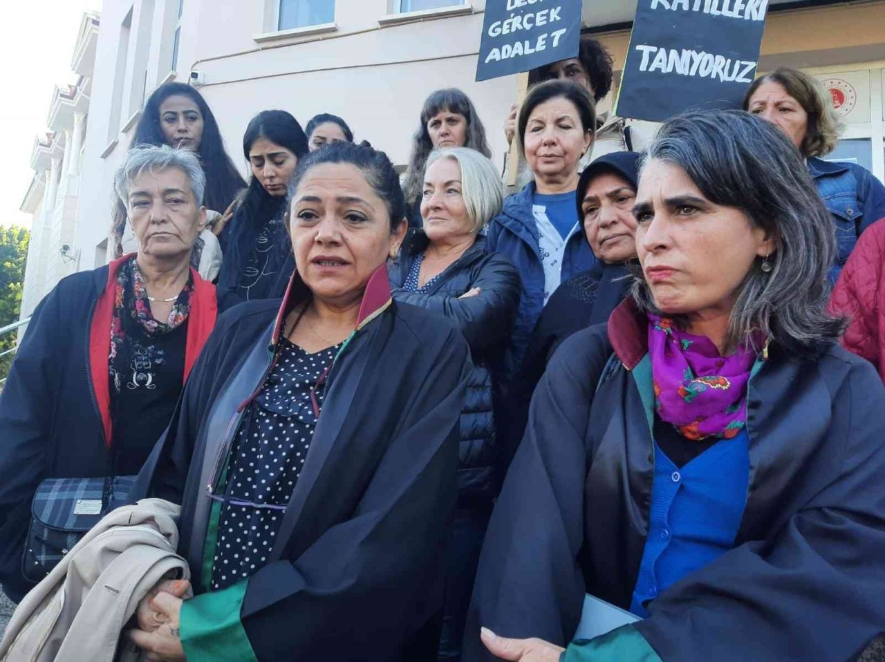 Birlikte yaşadığı kadını, araba ile kasten çarparak öldüren sanığa müebbet hapis cezası