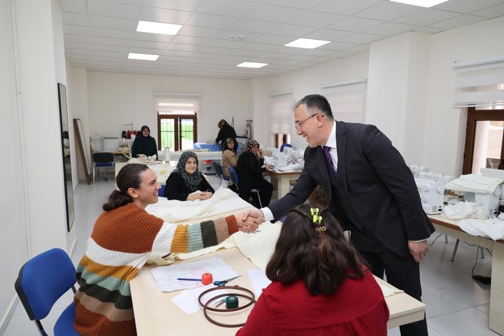 KAÇEM’de kadınlar öğrenmeye ve üretmeye devam ediyor