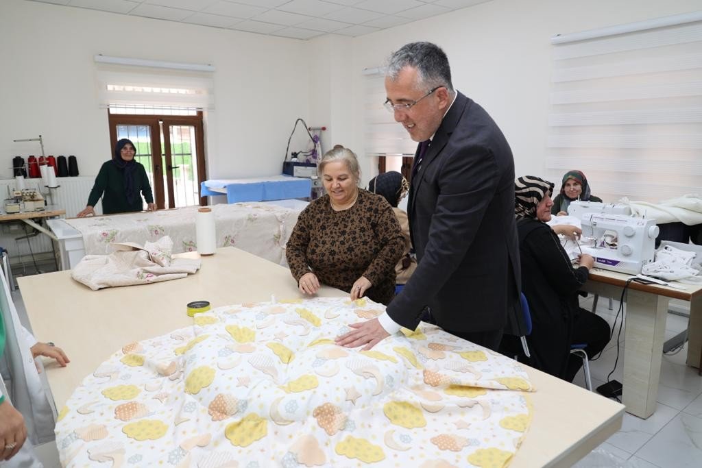 KAÇEM’de kadınlar öğrenmeye ve üretmeye devam ediyor