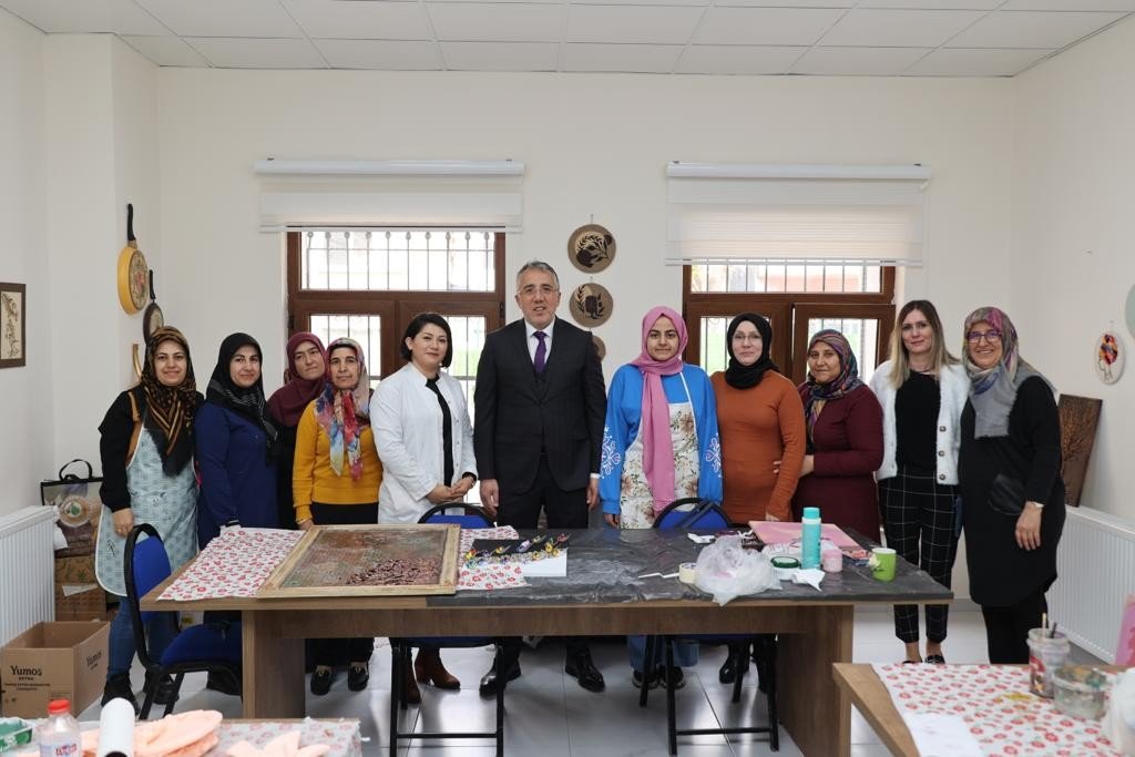 KAÇEM’de kadınlar öğrenmeye ve üretmeye devam ediyor