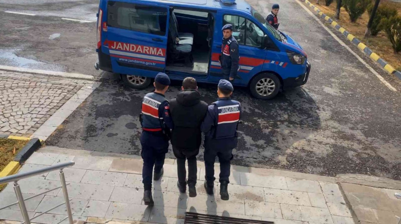 Elektrik buatından uyuşturucu çıktı: 3 gözaltı