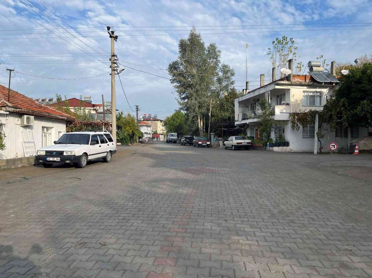 Ortaca’nın mahalle yollarına kilitli parke