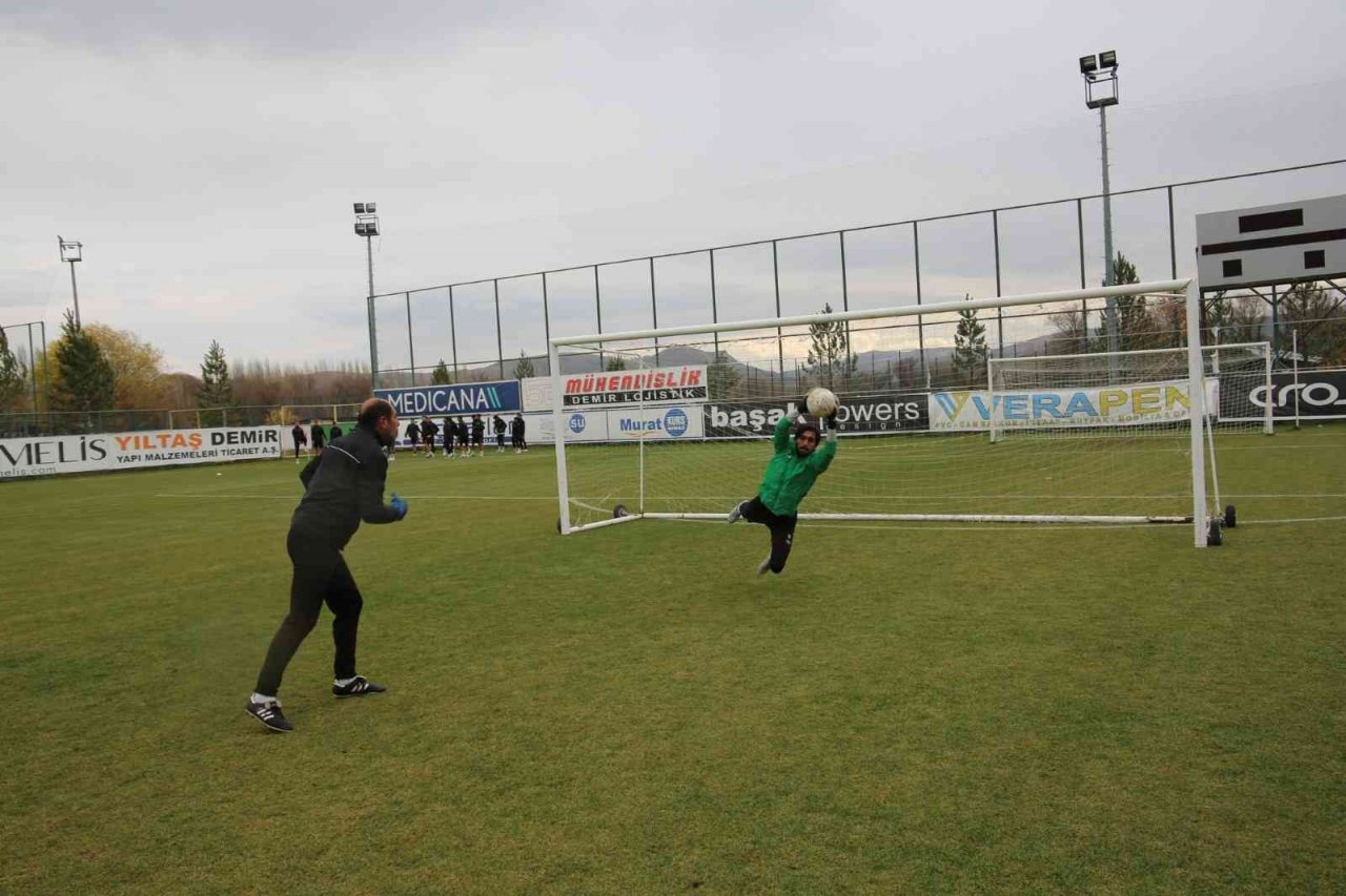 Sivas Belediyespor’da 24 Erzincanspor maçı hazırlıkları başladı