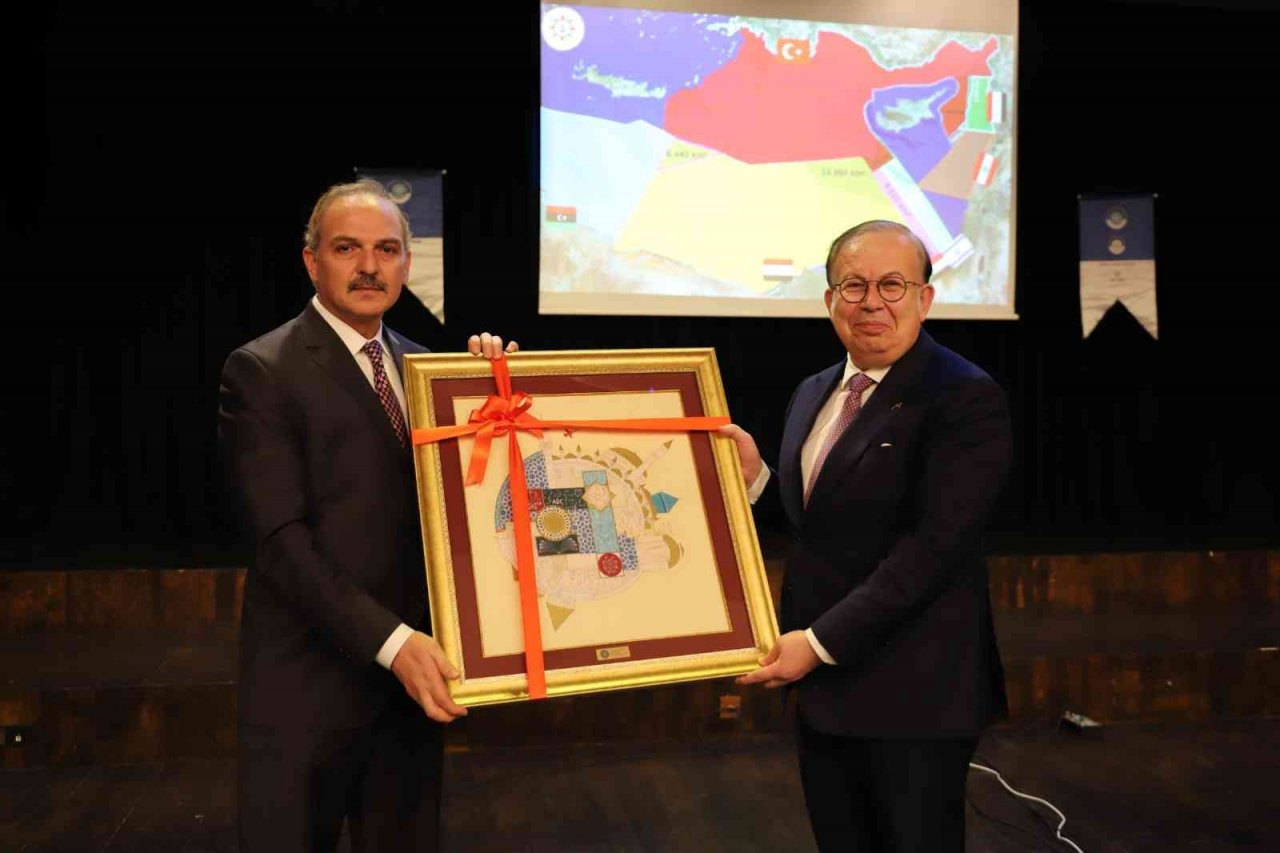 Doç. Dr. Cihat Yaycı: "Yunanistan’a devredilen 23 adanın egemenlik devir şartı ortadan kalktı"