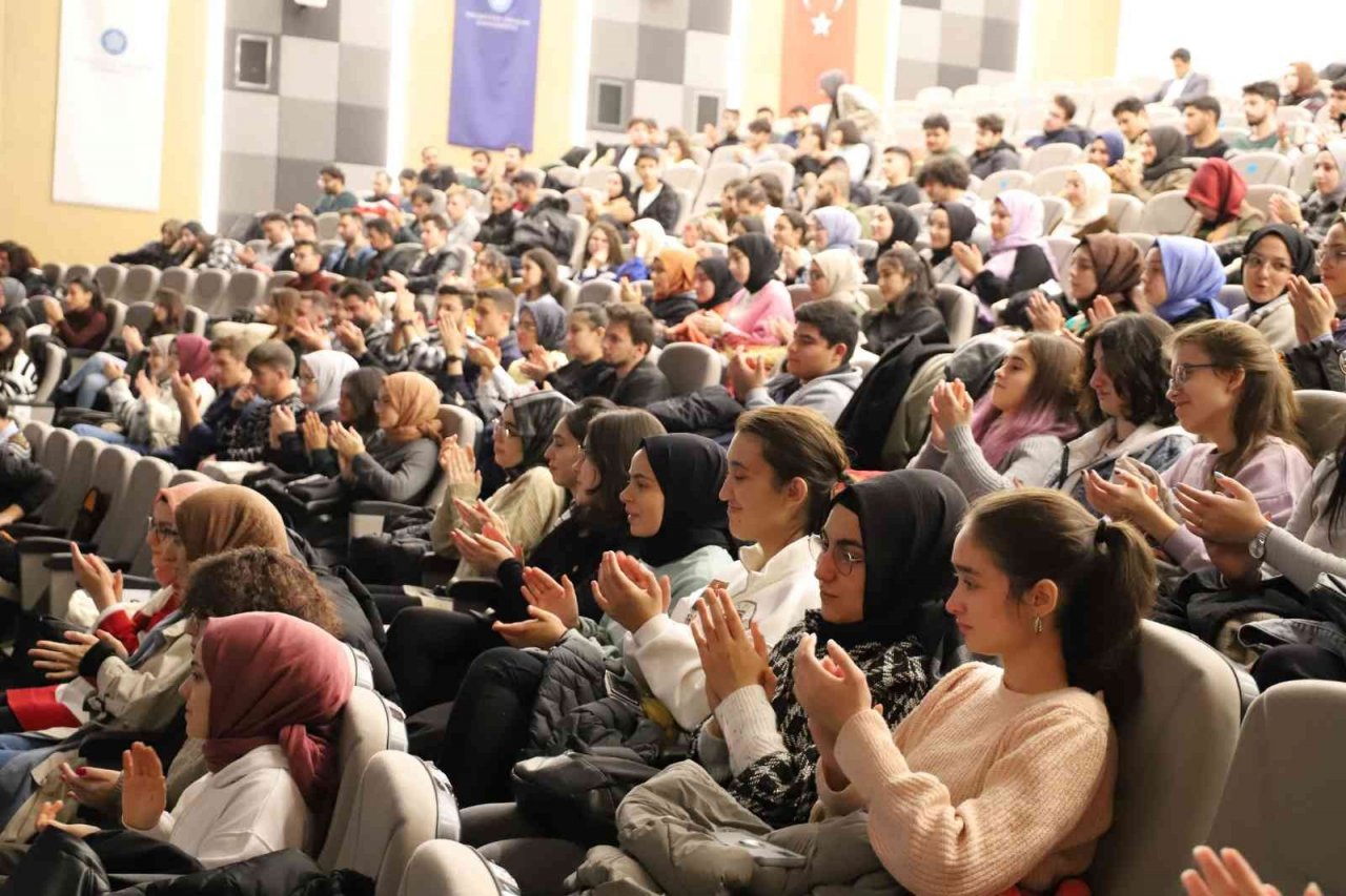 Doç. Dr. Cihat Yaycı: "Yunanistan’a devredilen 23 adanın egemenlik devir şartı ortadan kalktı"