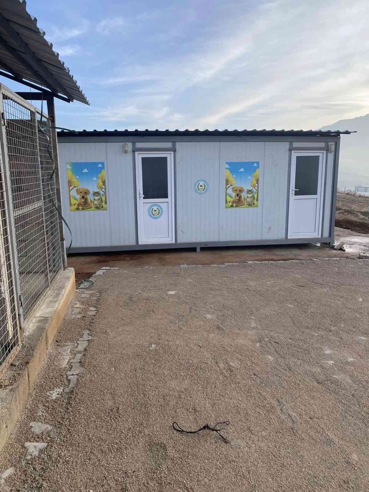 Tufanbeyli’de sokak hayvanlarına donanımlı barınak