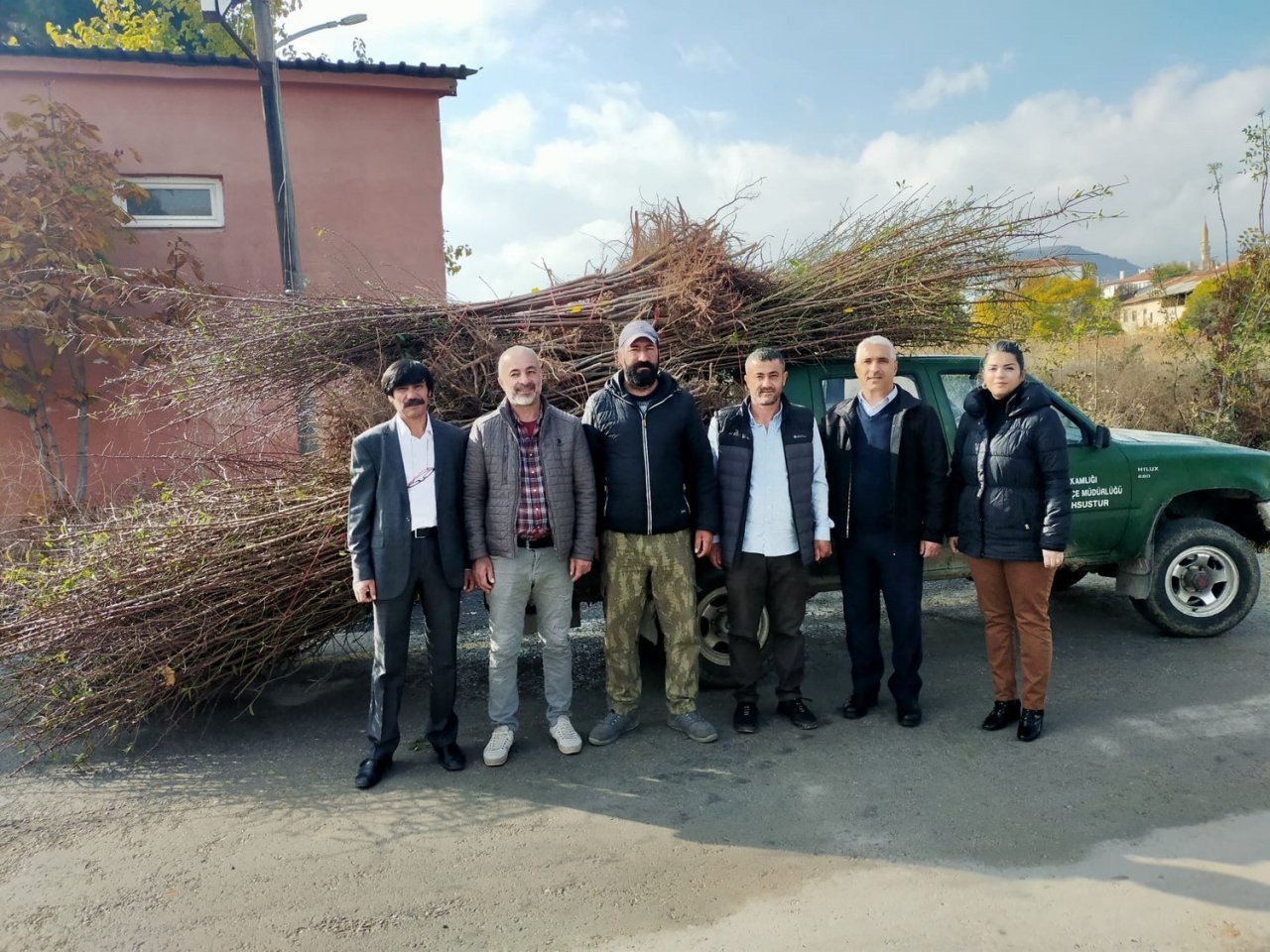 Akçadağ’da 540 adet sertifikalı badem fidanı dağıtıldı