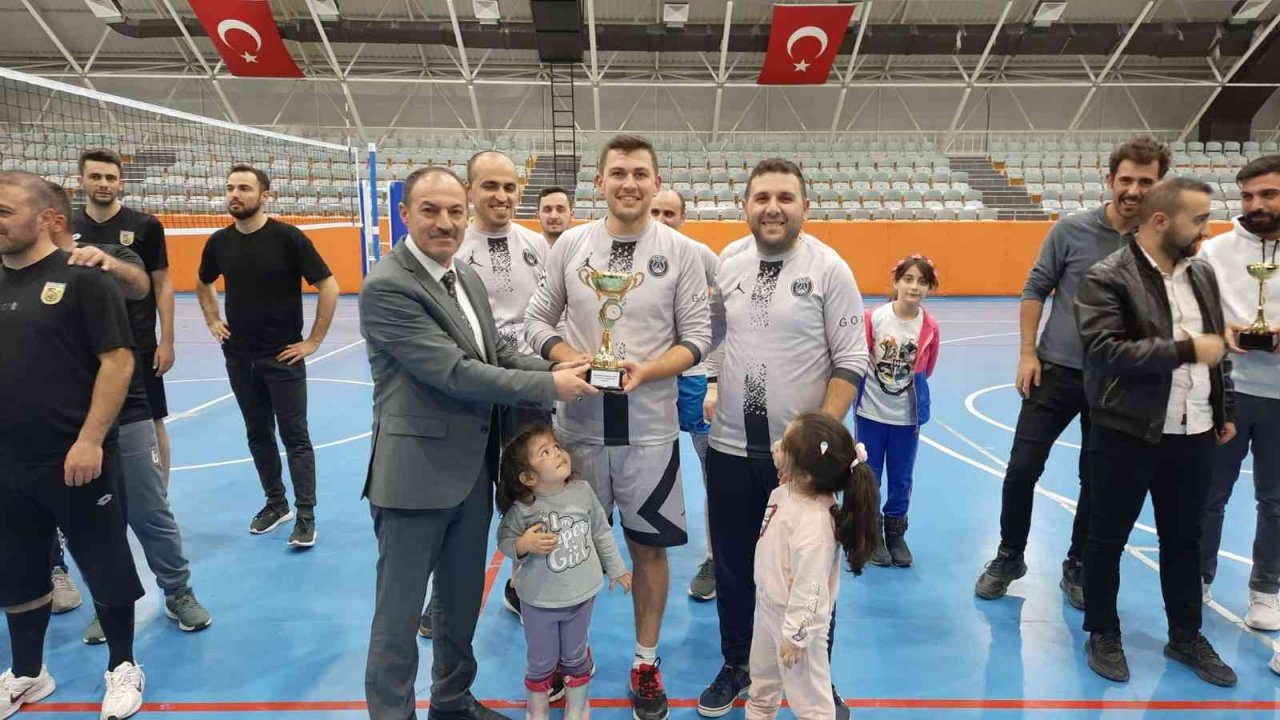 Bayburt’ta öğretmenler arası voleybol turnuvası düzenlendi