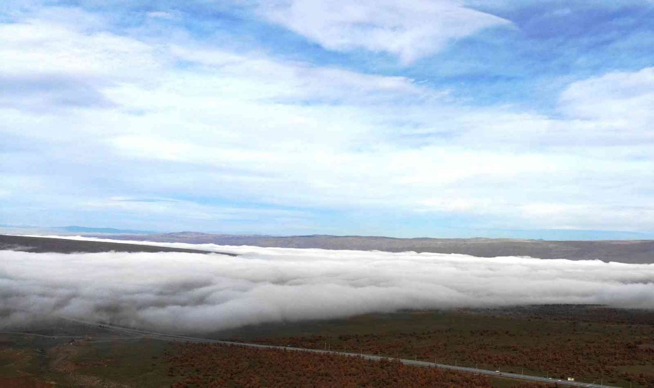 Güroymak’ta oluşan sis bulutu görsel şölen sunuyor