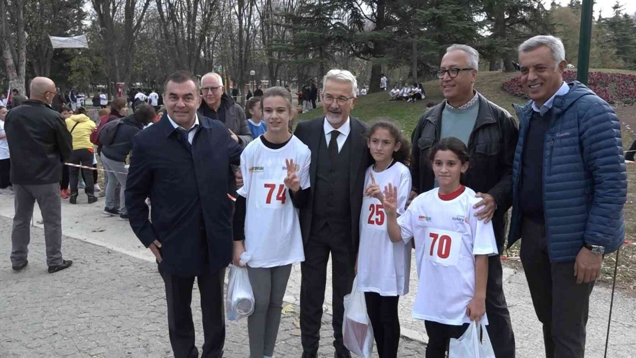 Öğrenciler birinci olmak için ter döktü