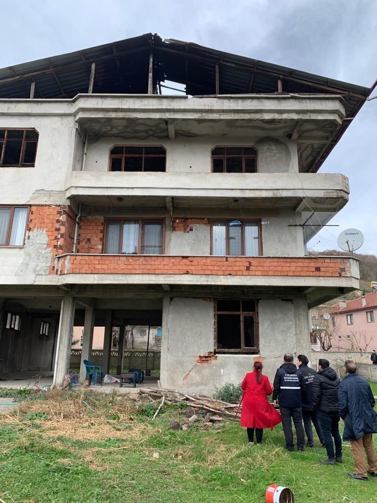 Bakan Kurum: “(Düzce depremi) Tüm ekiplerimizi bölgeye sevk ettik”