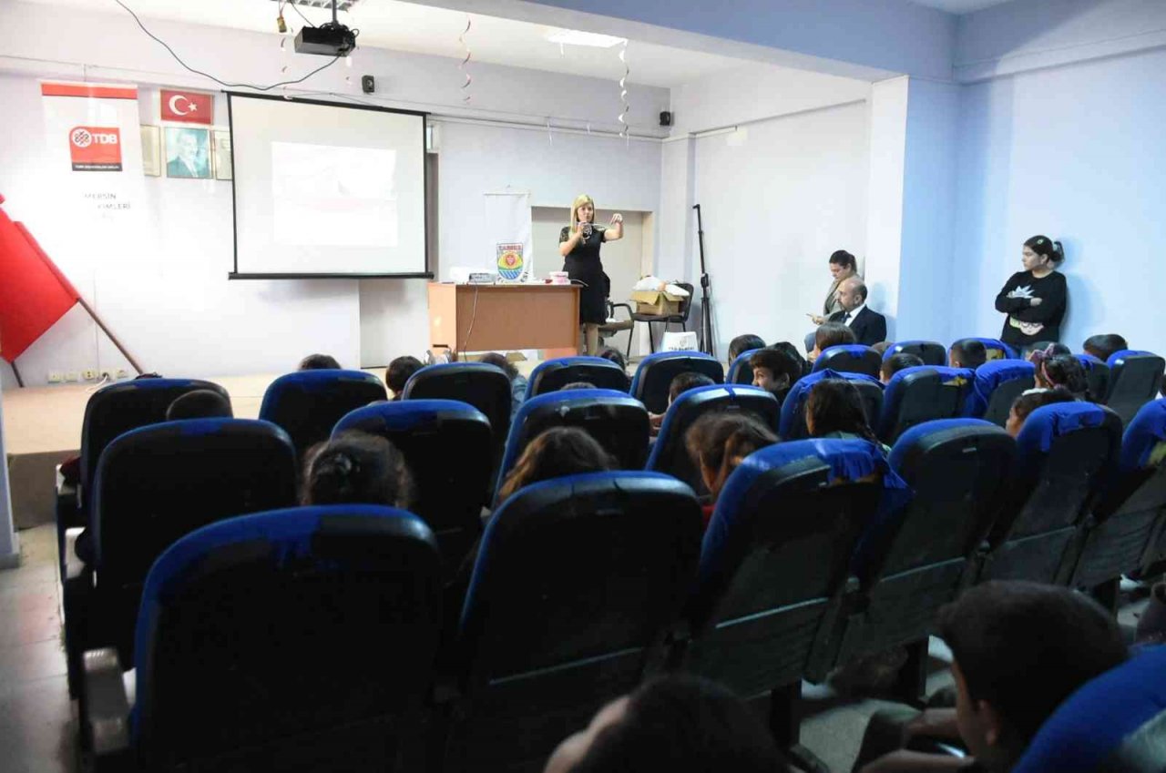 Tarsus’ta çocuklara diş sağlığı eğitim verildi