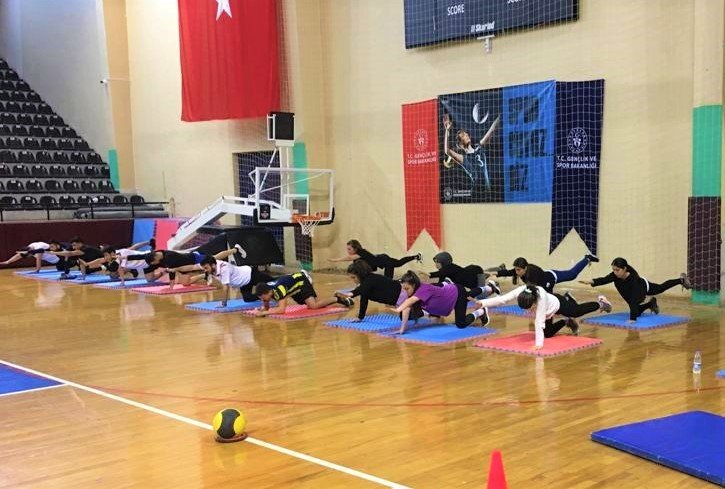 Yüzlerce öğrenci bu kurslarla meslek sahibi oldu