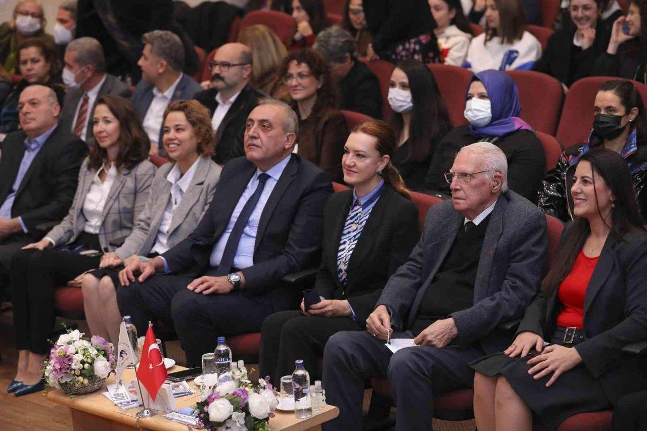 DEÜ’de Öğretmenler Günü töreni