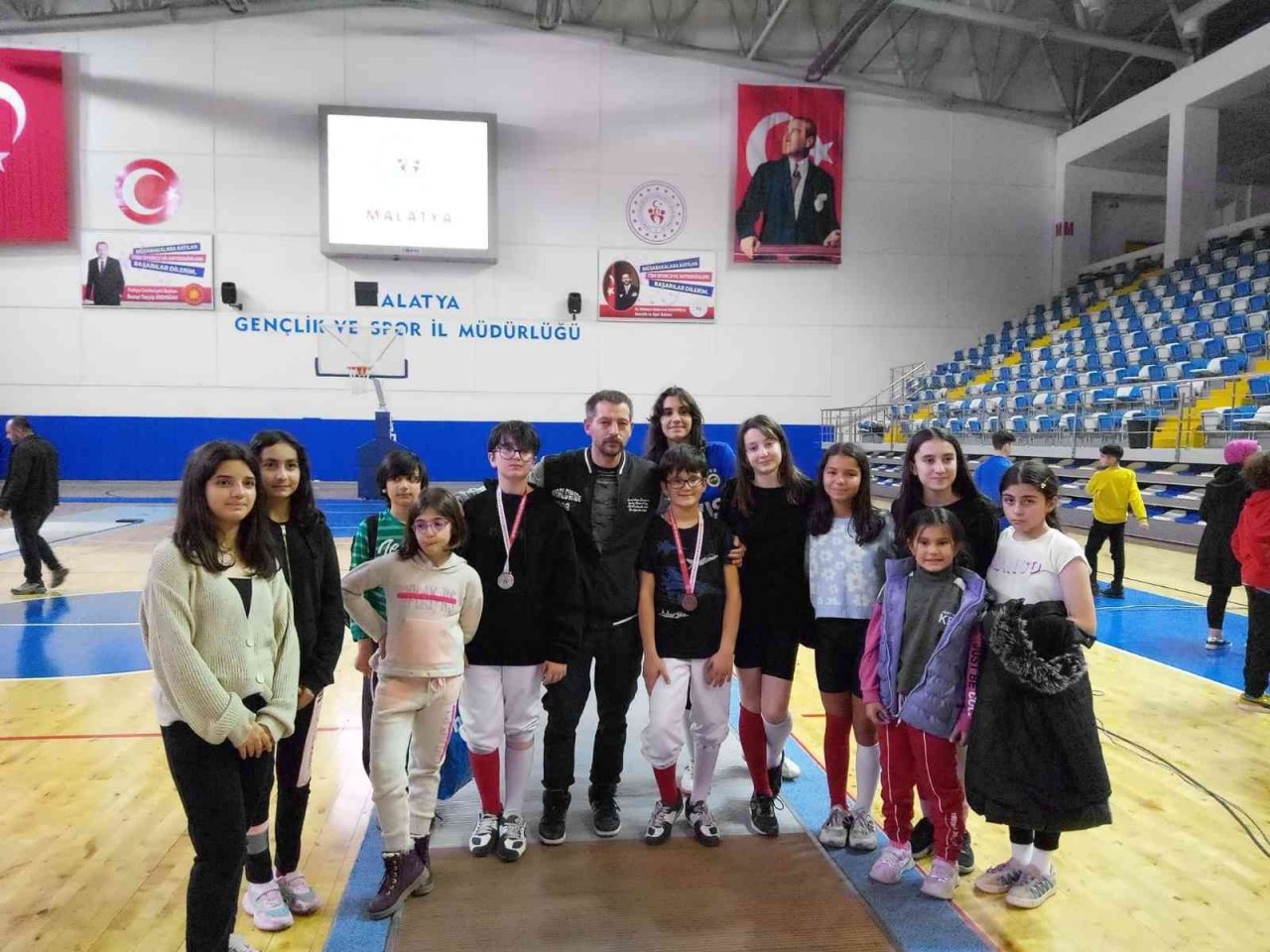 Eskrim takımı Sivas’a 8 madalya ile döndü