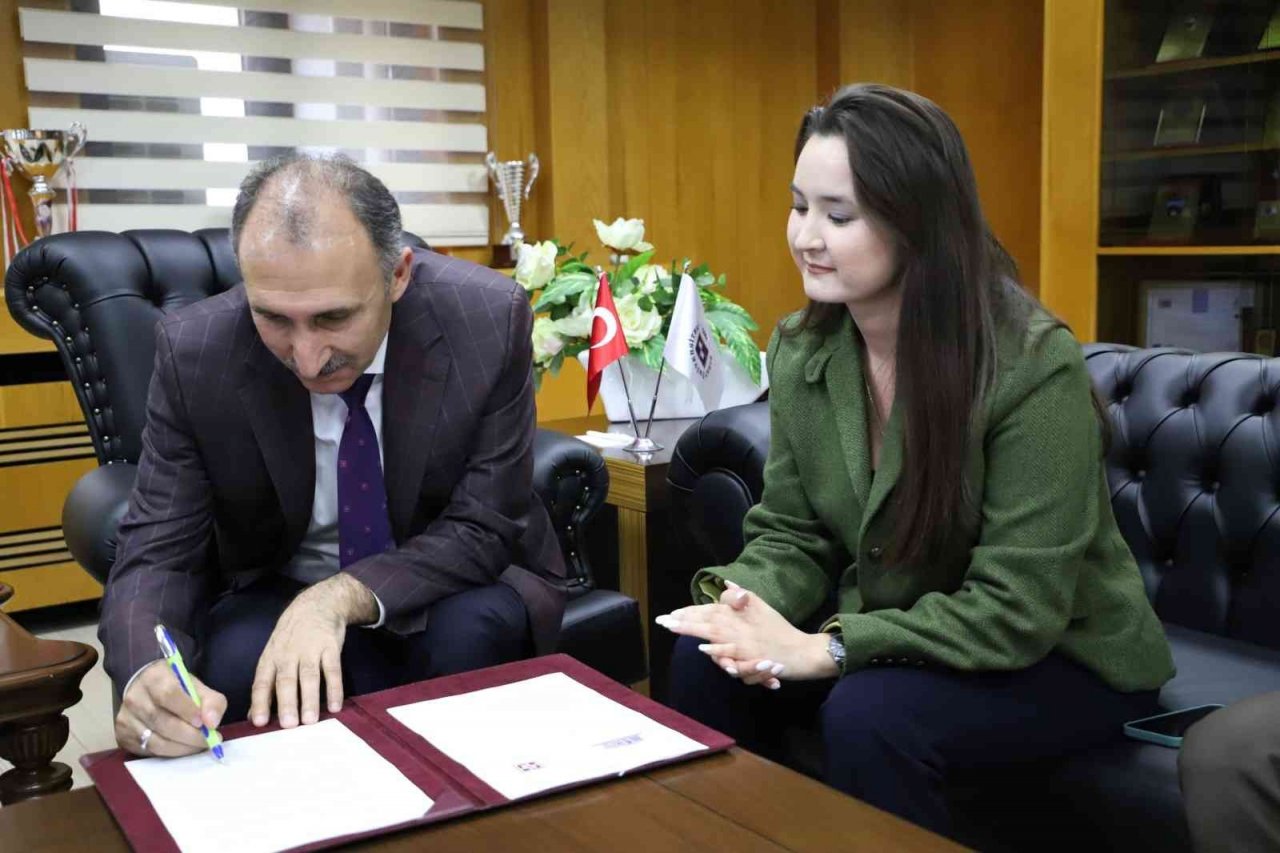 FÜ ile Kazakistan Abay Devlet Pedagoji Üniversitesi arasında protokol